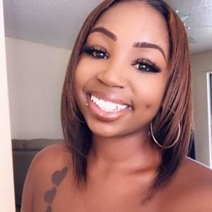 Meet your Posher, Mia